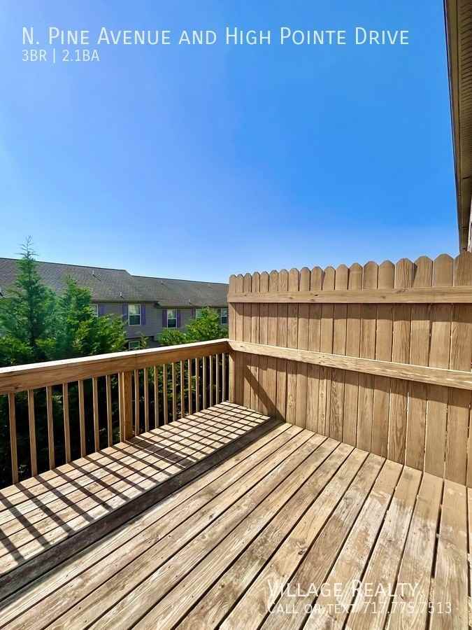 & HIGH POINTE DRIVE #209 - Photo 3 of 50