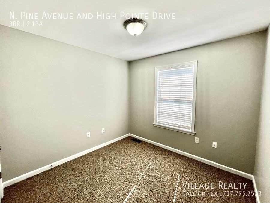 & HIGH POINTE DRIVE #209 - Photo 7 of 50