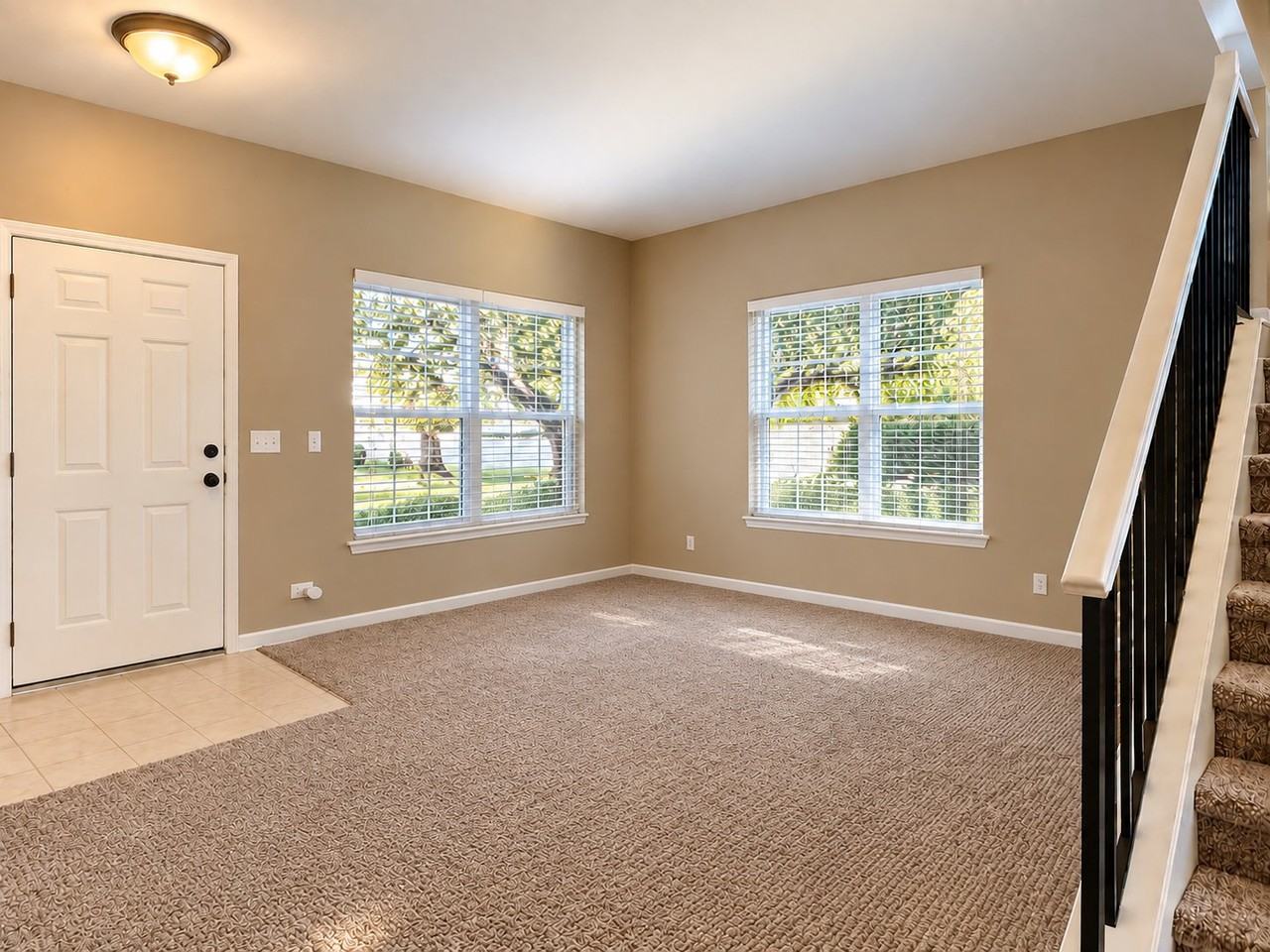 2710 Loveland St - Photo 2 of 19