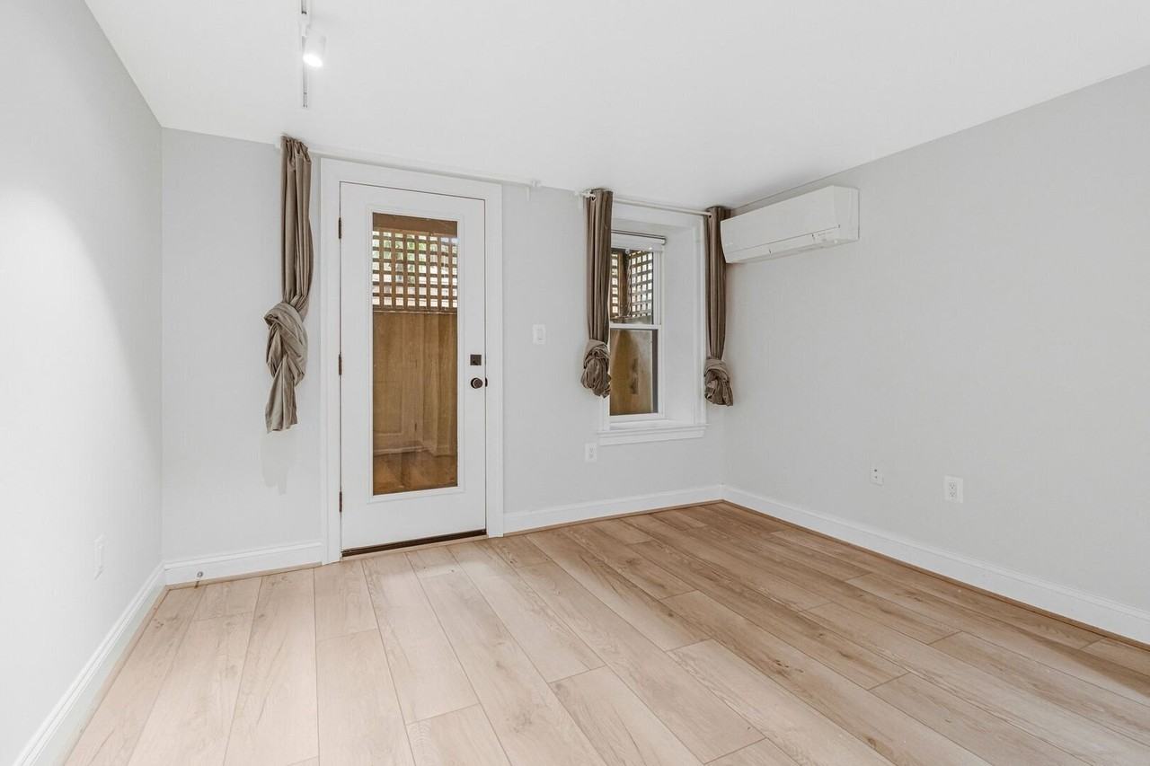 1909 N Capitol St Ne #2 - Photo 3 of 29