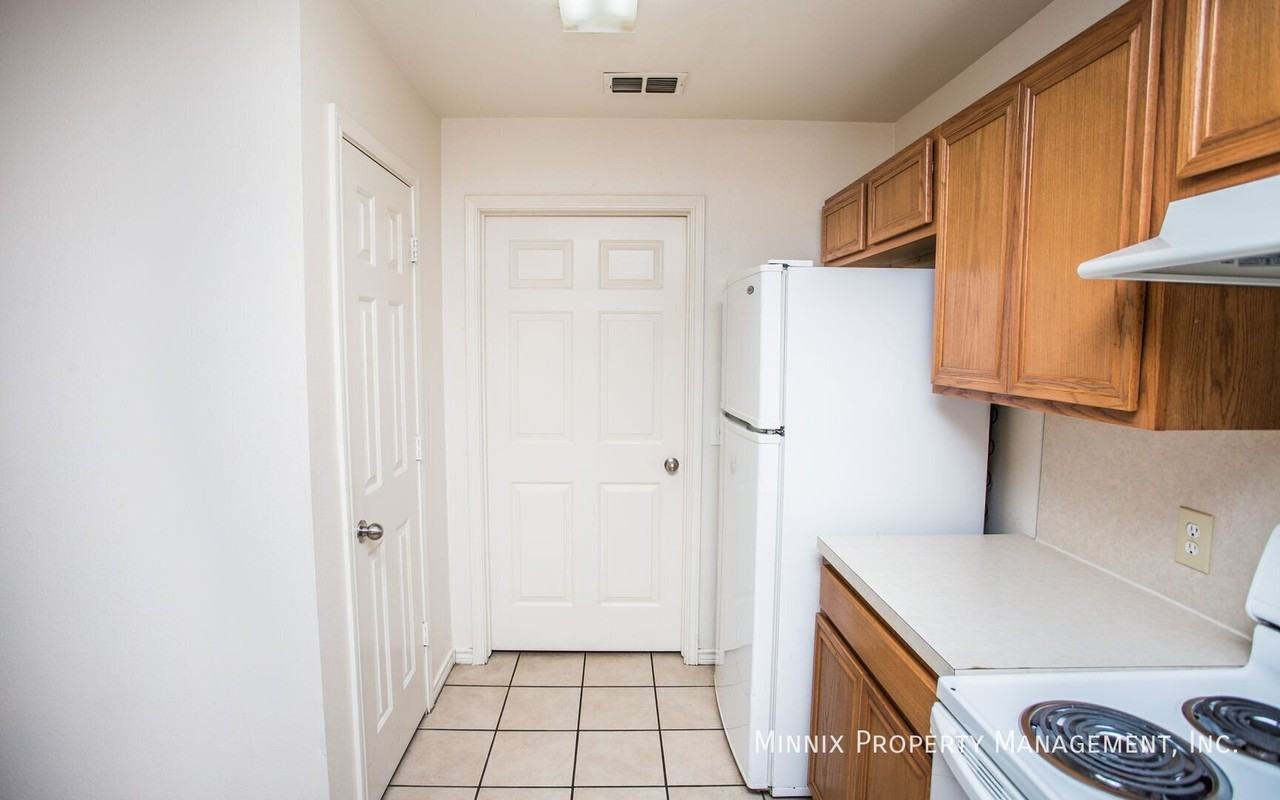 906 N. Belmont Ave. - 906 N. Belmont Ave. #A - Photo 4 of 39
