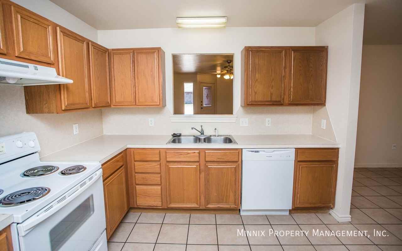 906 N. Belmont Ave. - 906 N. Belmont Ave. #A - Photo 5 of 39