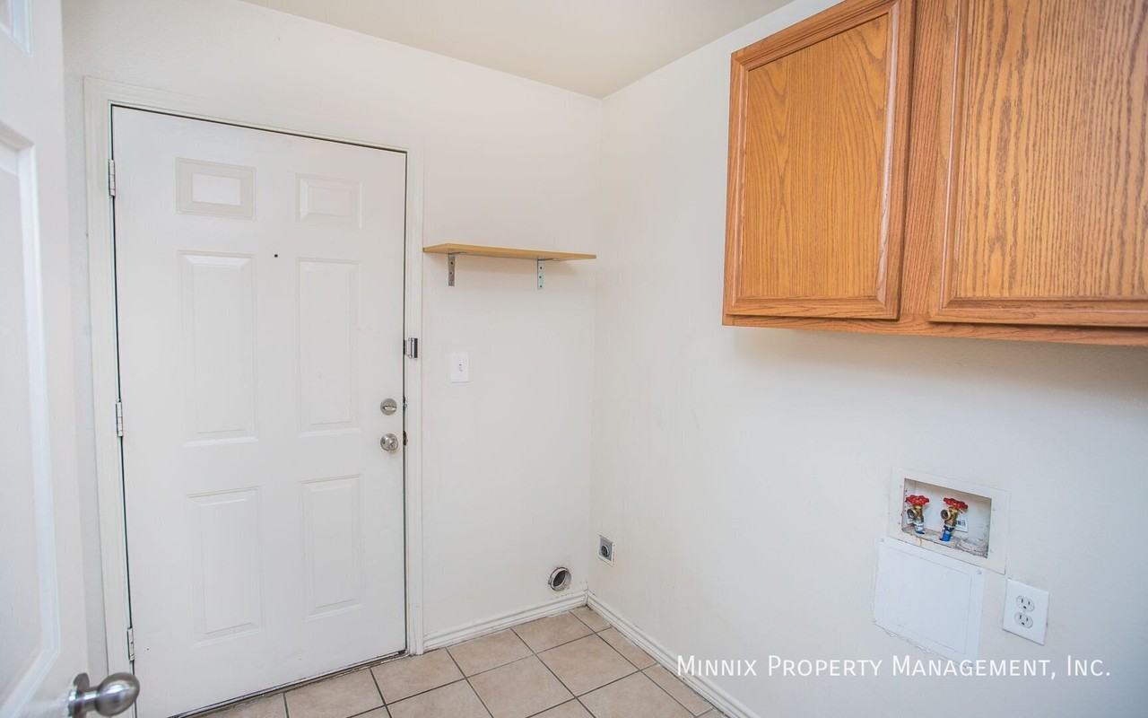 906 N. Belmont Ave. - 906 N. Belmont Ave. #A - Photo 7 of 39