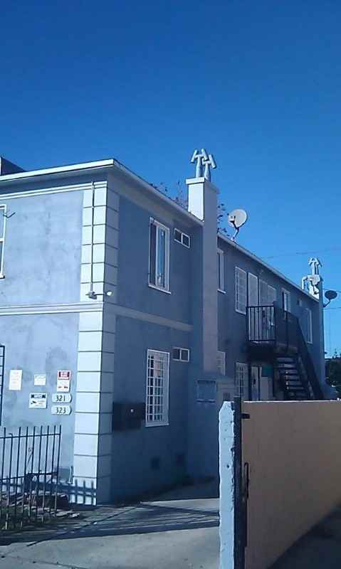 321 W Magnolia St - Photo 2 of 8