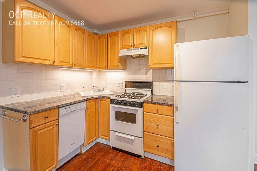 403 S 23rd St - Photo 6 of 16