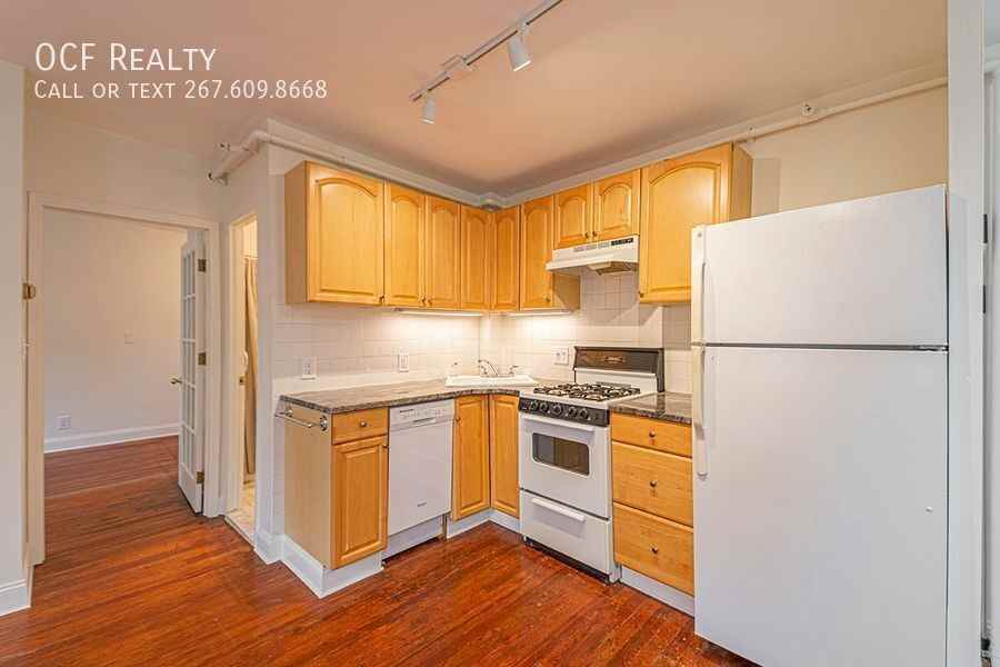 403 S 23rd St - Photo 7 of 16