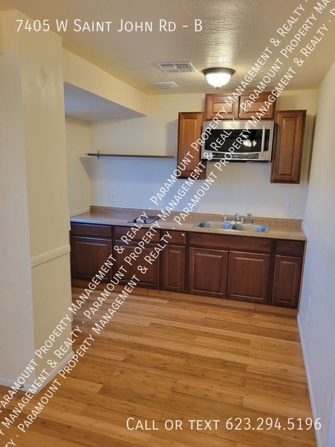 7405 W Saint John Rd #B - Photo 3 of 14