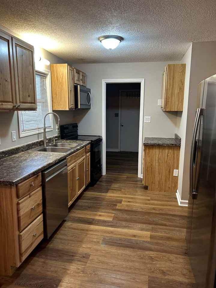 246 Waterford Dr - Photo 5 of 18