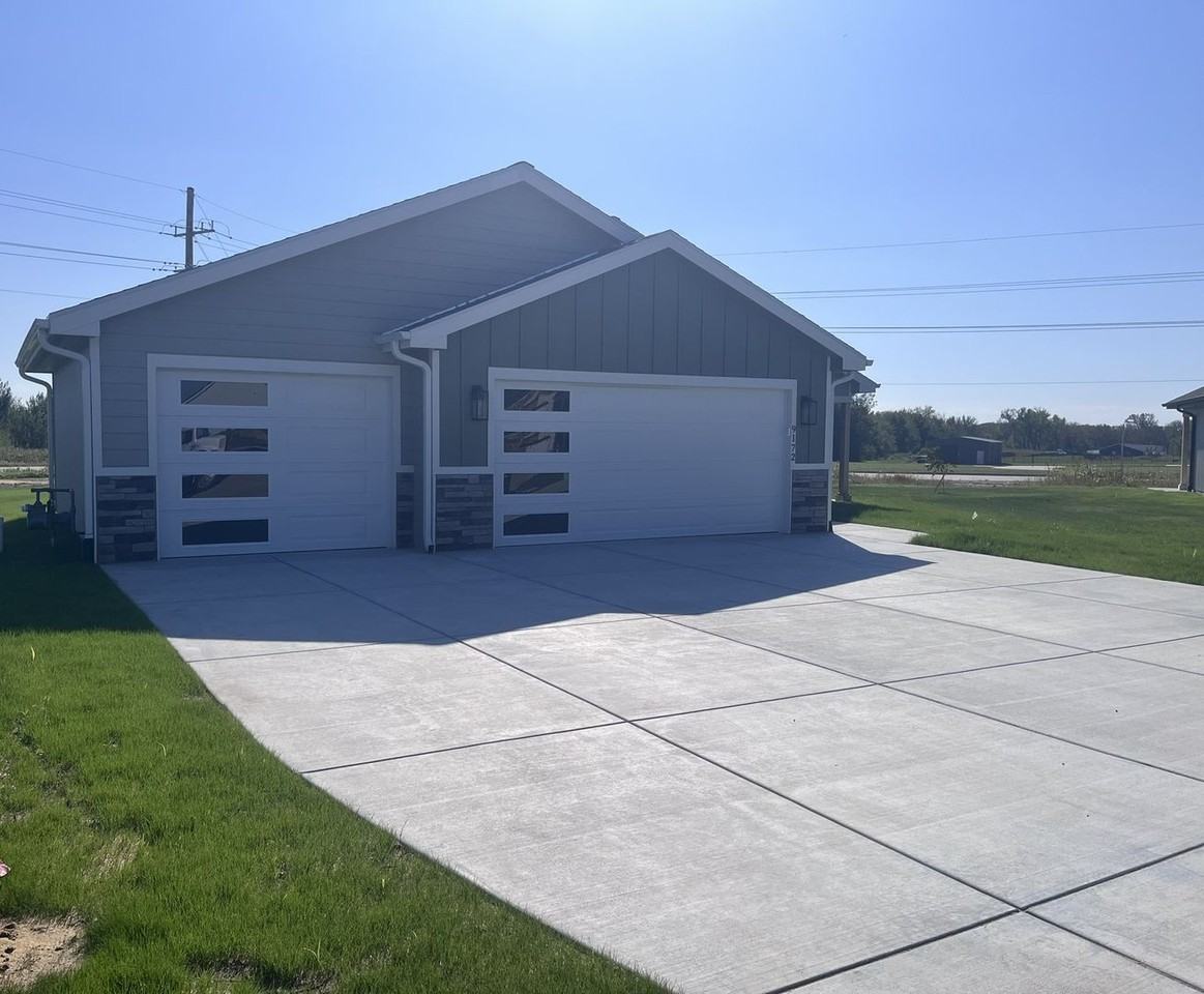 9172 Grammer Ct - Photo 2 of 16