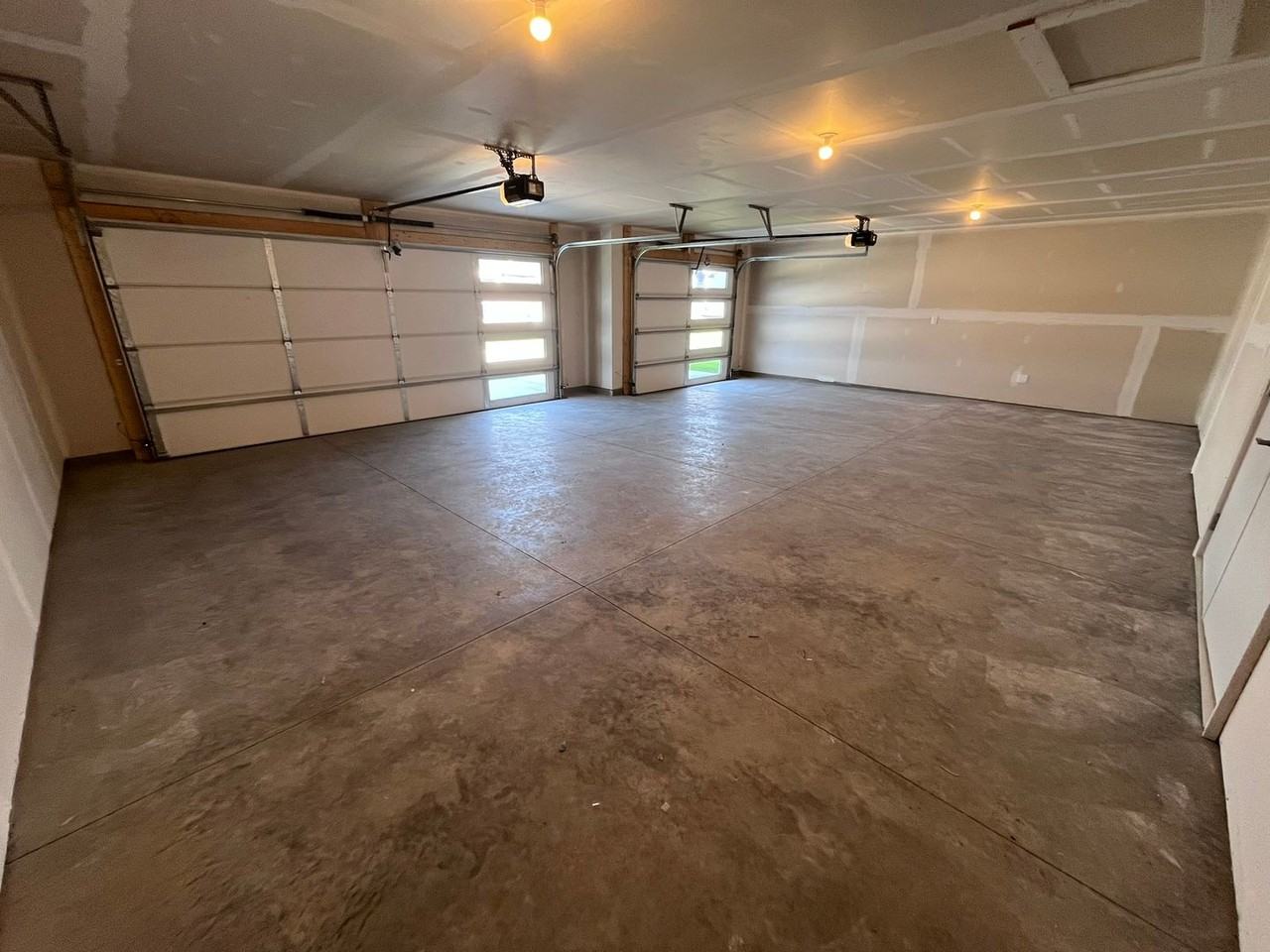 9172 Grammer Ct - Photo 5 of 16