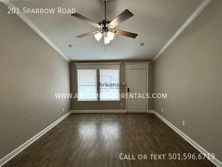 201 Sparrow Rd - Photo 2 of 11