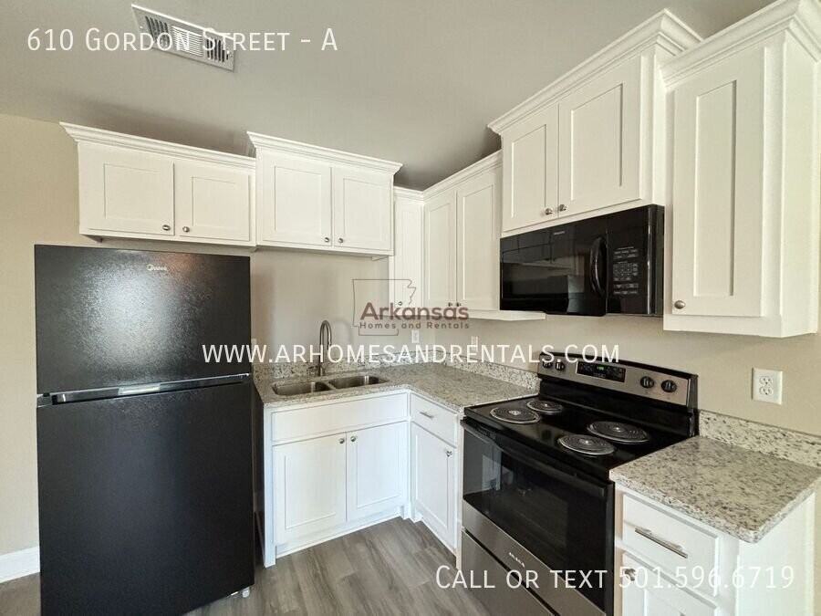 610 Gordon St #A - Photo 3 of 8