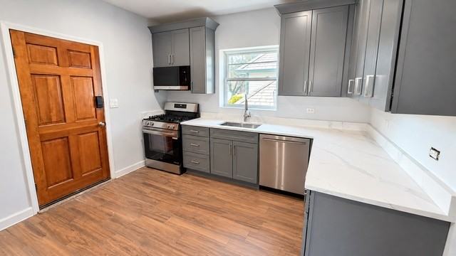 5437 West Hutchinson Street #2 - Photo 5 of 14