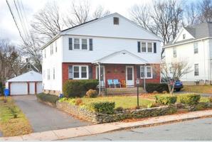 featured image of 34 Holl St