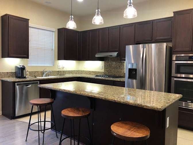 1375 Pershing Rd - Photo 3 of 8
