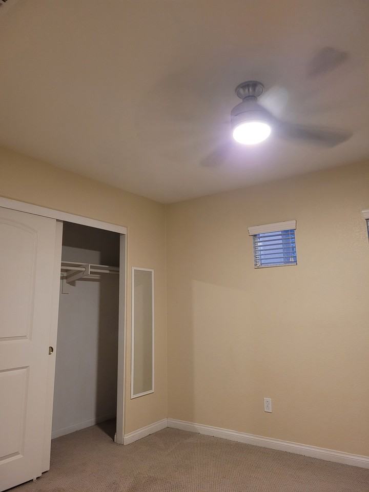 1375 Pershing Rd - Photo 4 of 8