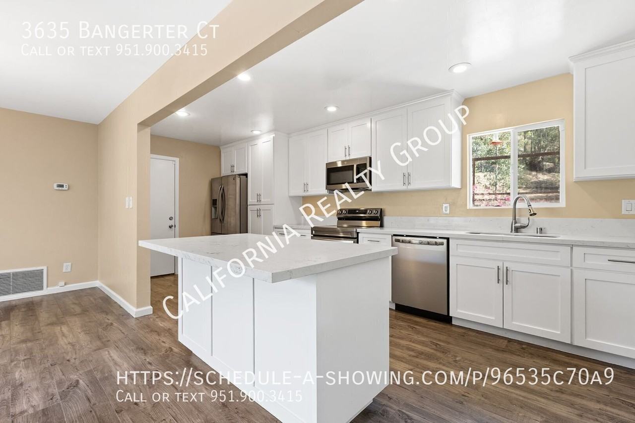 3635 Bangerter Ct - Photo 7 of 32