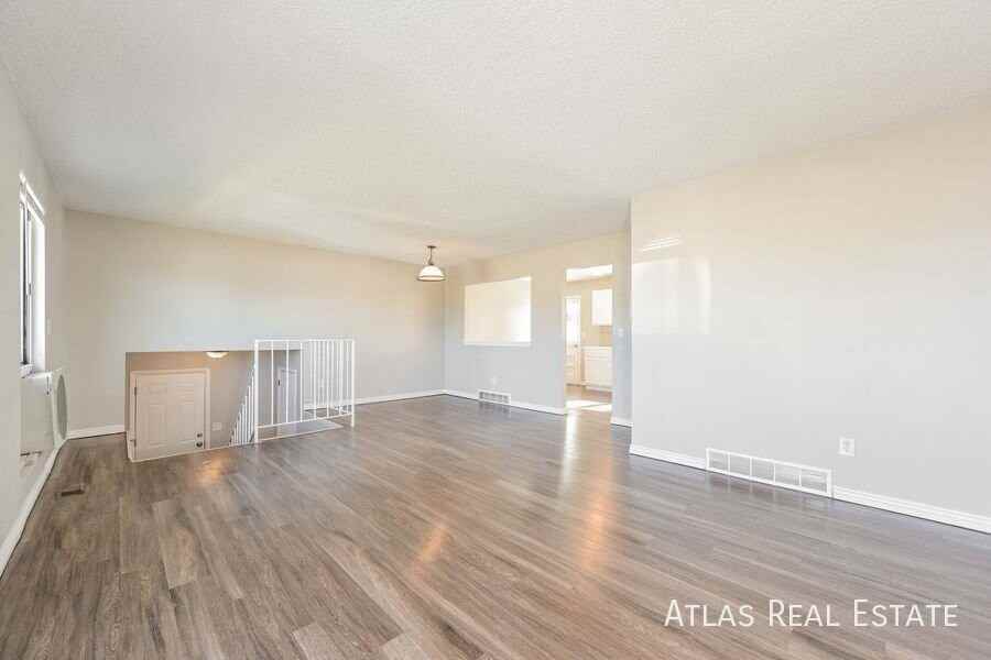 9936 Fillmore St - Photo 3 of 21