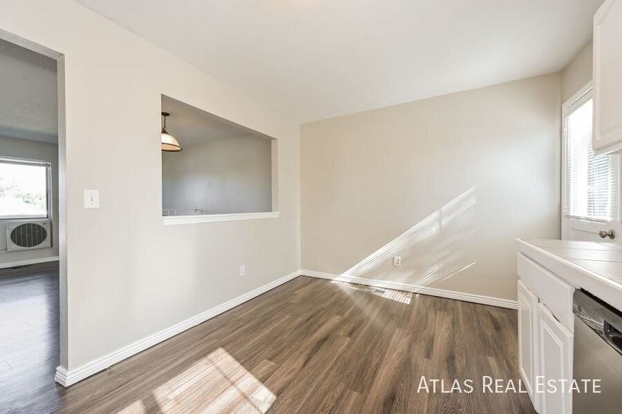9936 Fillmore St - Photo 4 of 21