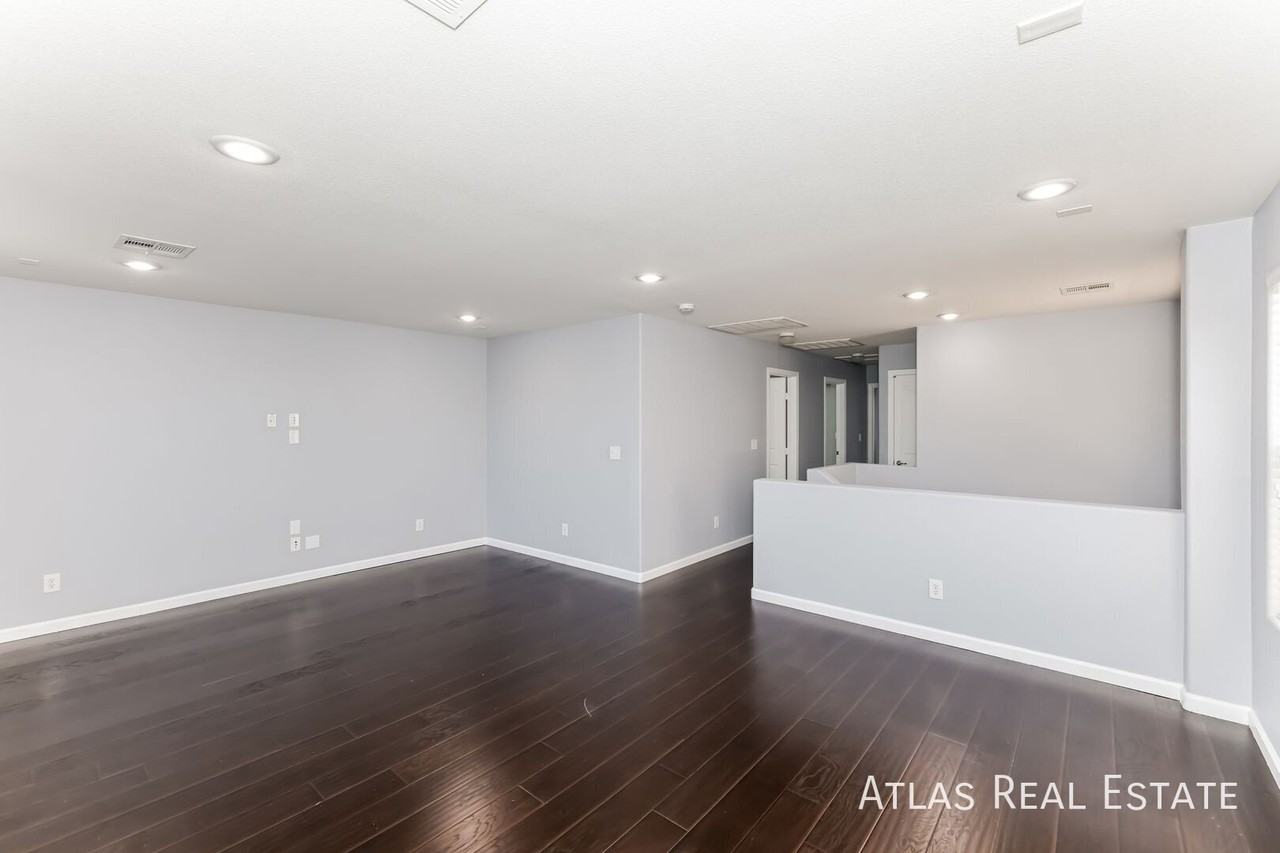 9231 Wild Stampede Ave - Photo 3 of 33