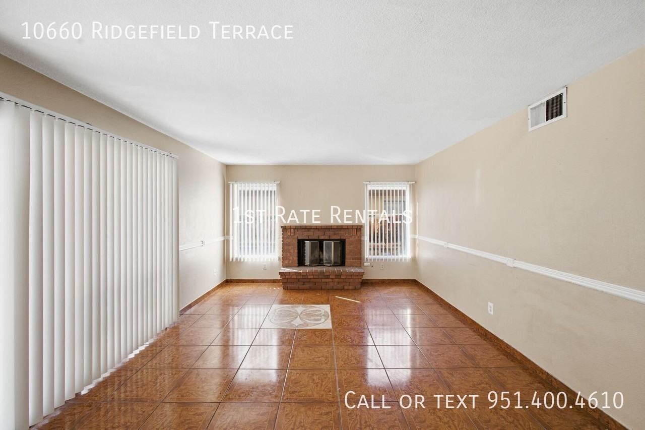 10660 Ridgefield Ter - Photo 4 of 15