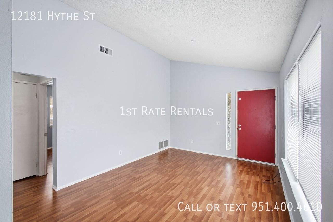 12181 Hythe St - Photo 2 of 10