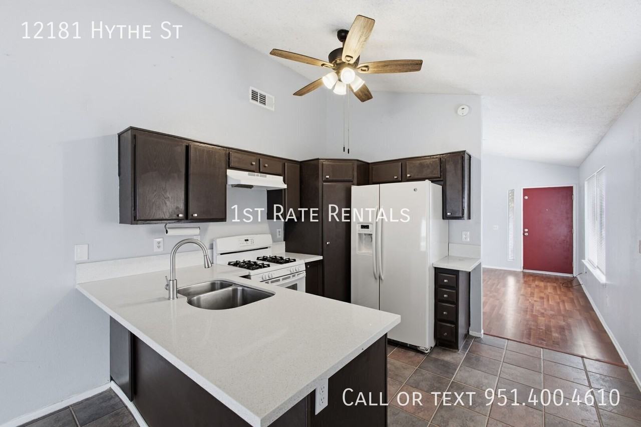 12181 Hythe St - Photo 3 of 10