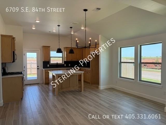 6709 Se 84th St - Photo 5 of 34