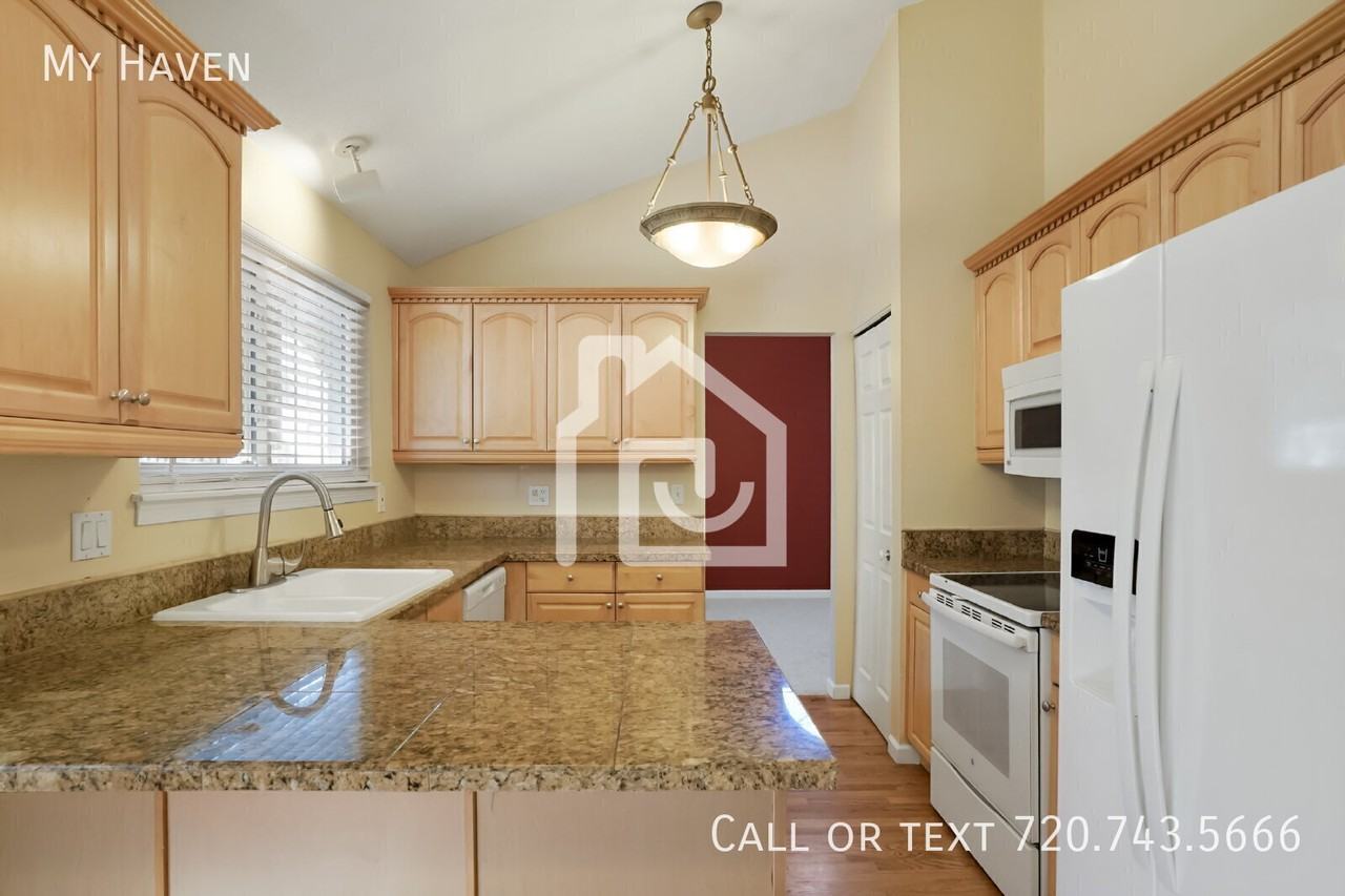 7795 S Poplar Way - Photo 6 of 36