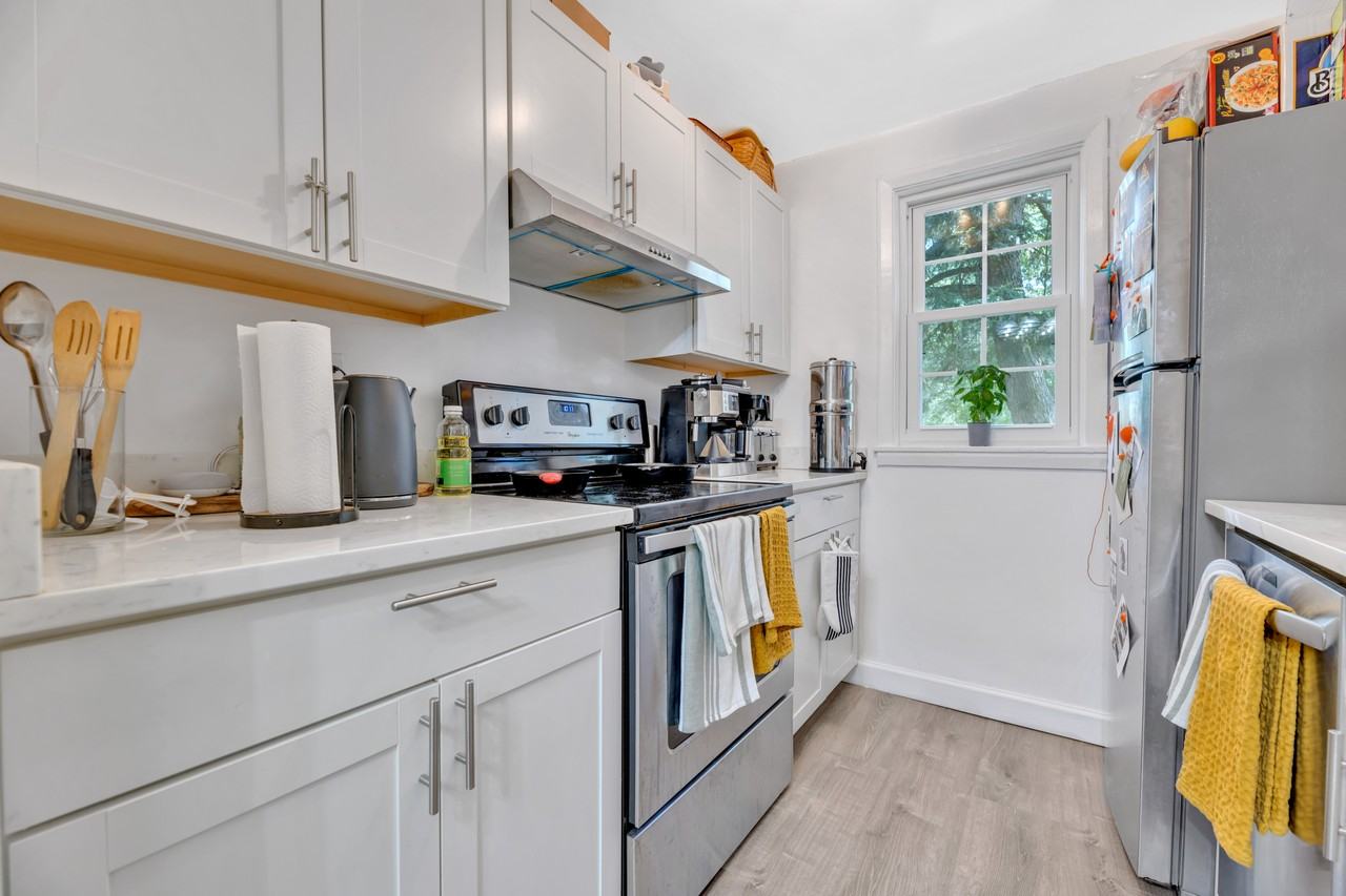 806 S Arlington Mill Dr #201 - Photo 5 of 11