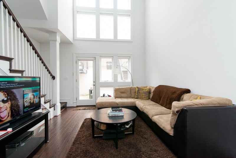 1222 4th St Nw #1 - Photo 2 of 11
