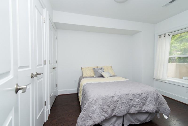 1222 4th St Nw #1 - Photo 5 of 11