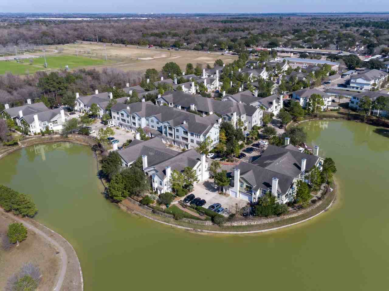 Lakefront Villas - Photo 6 of 50