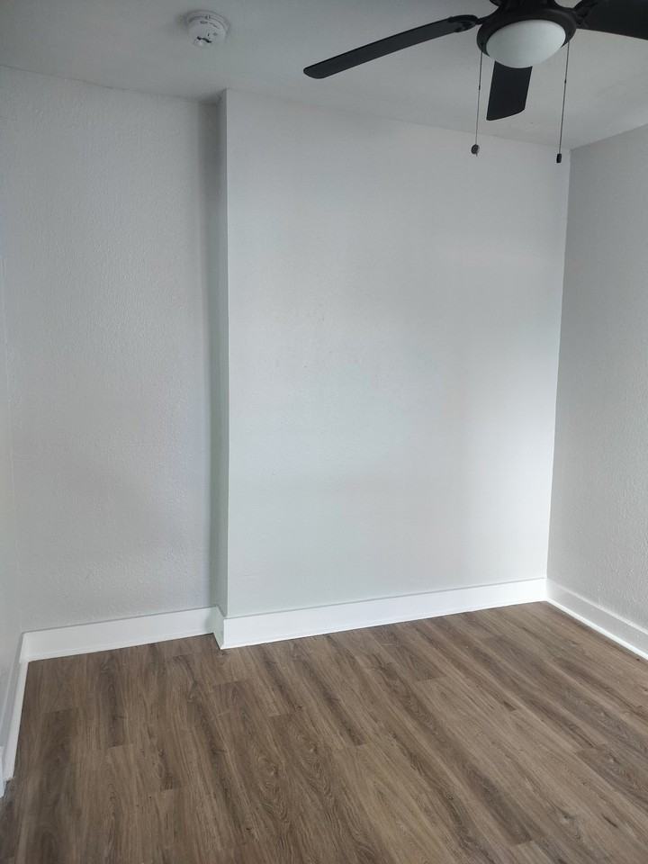 1321 35th St #7 - Photo 7 of 12
