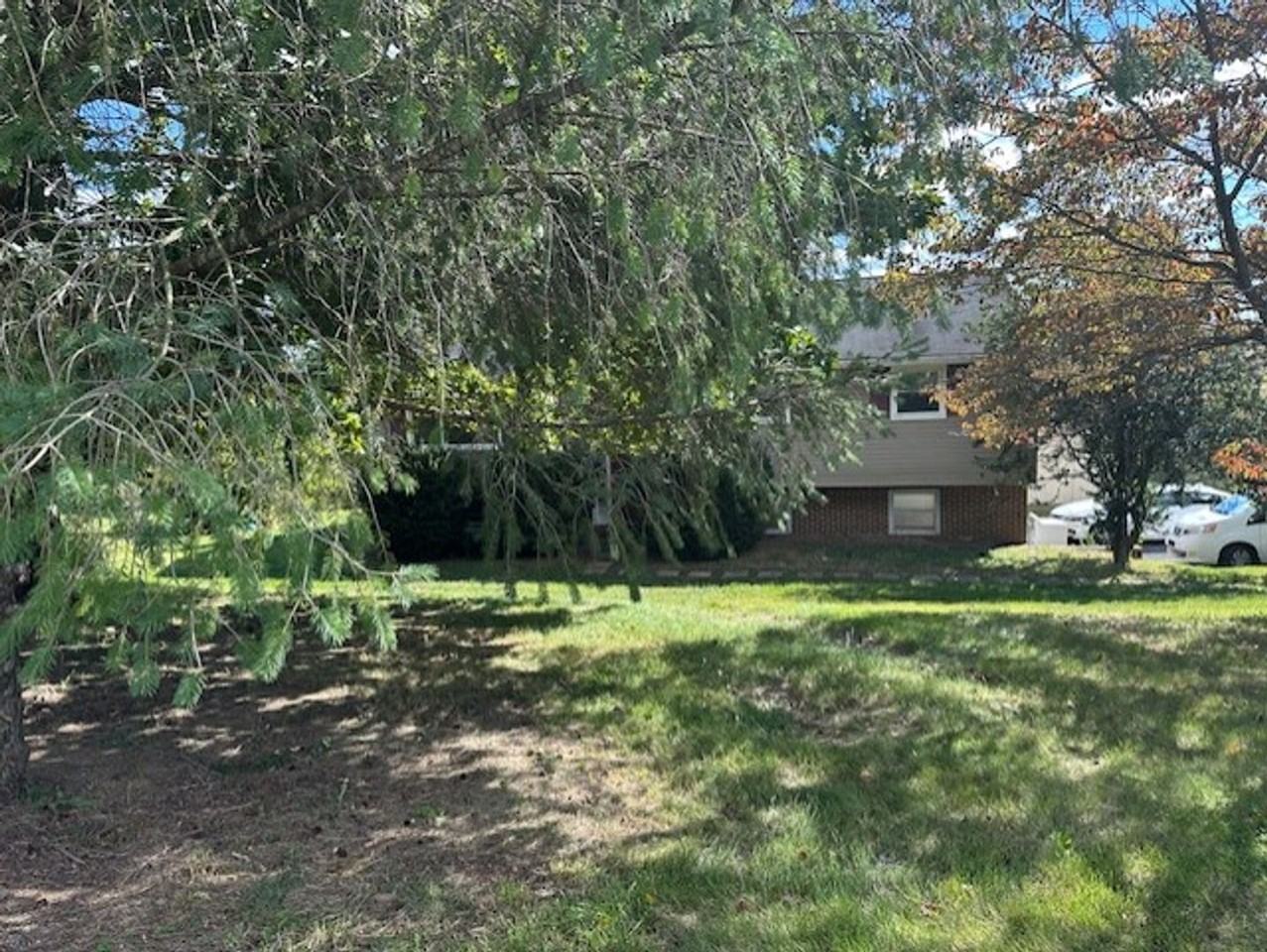 113 Valley View Dr - Photo 2 of 17