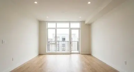 400 N Lancaster Ave - Photo 2 of 4