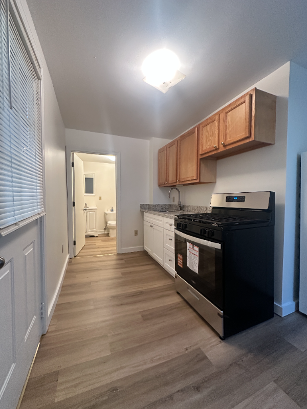 90 Arlington St #90A - Photo 3 of 9