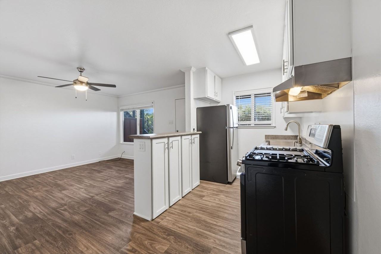 7 Merrydale Rd #2 - Photo 3 of 20