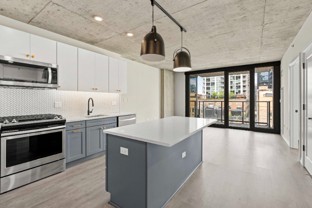 209 W Illinois St - Photo 1 of 1