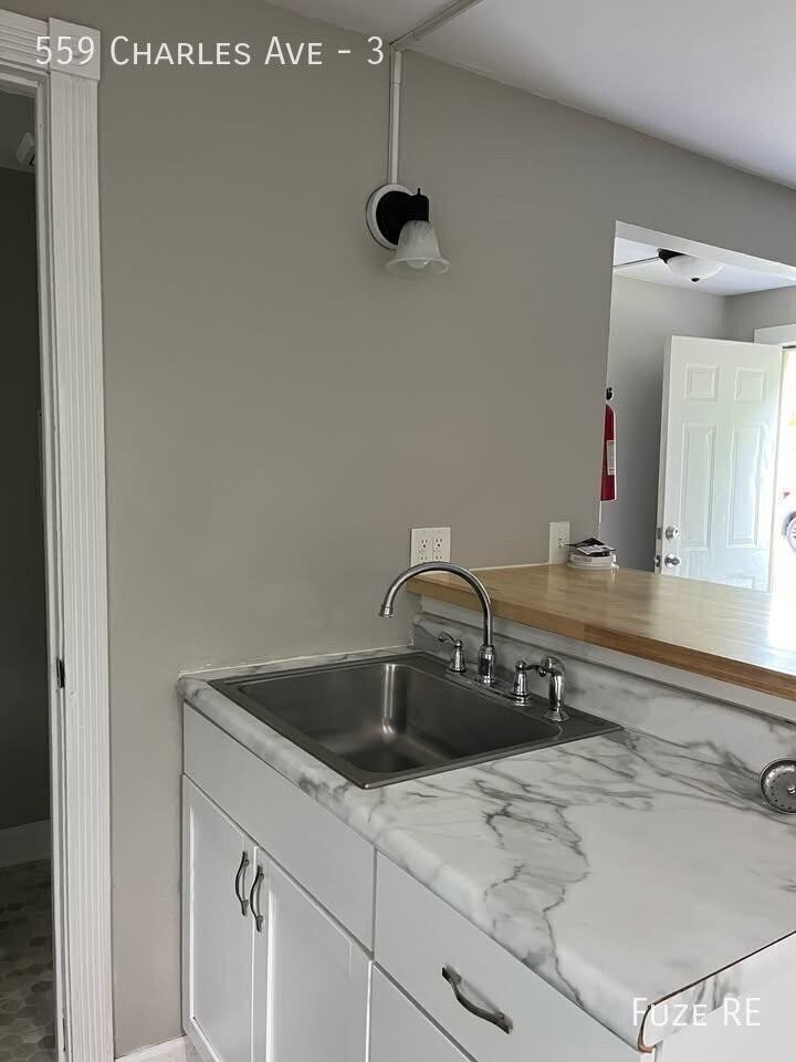 559 Charles Ave #3 - Photo 3 of 5