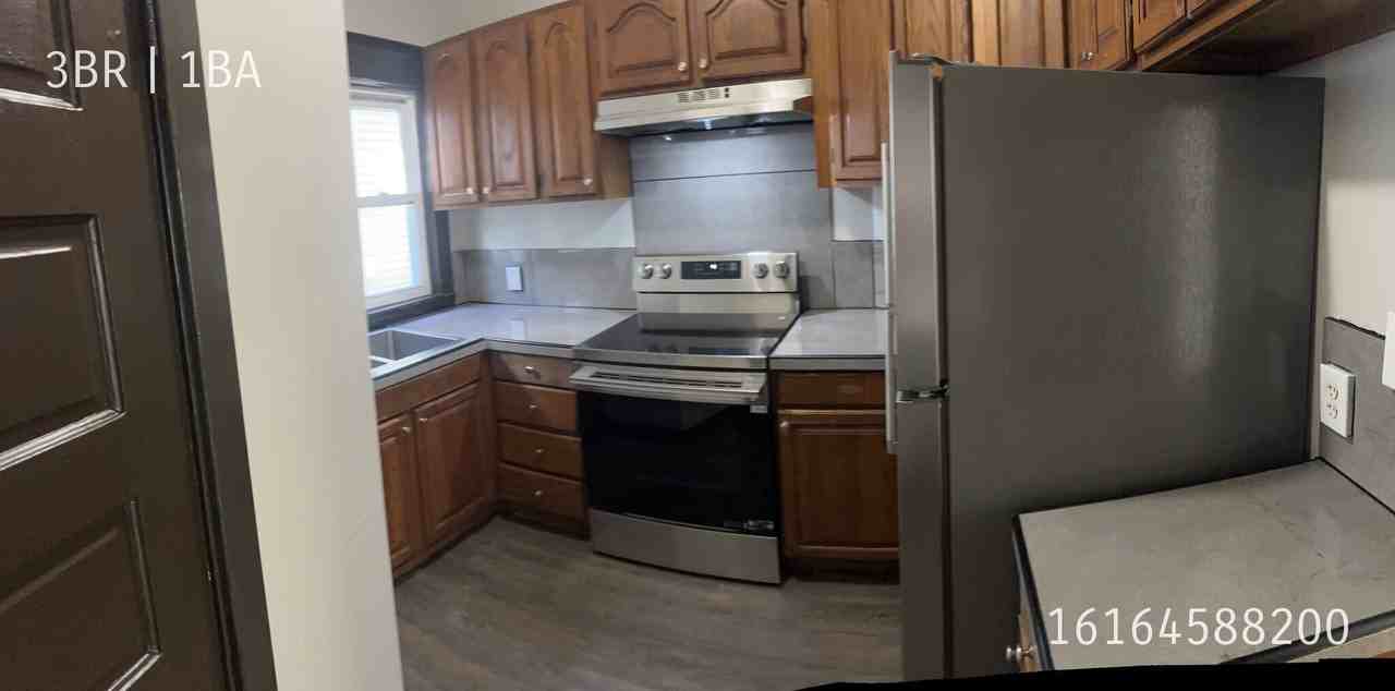 430 Spencer St Ne - Photo 2 of 9