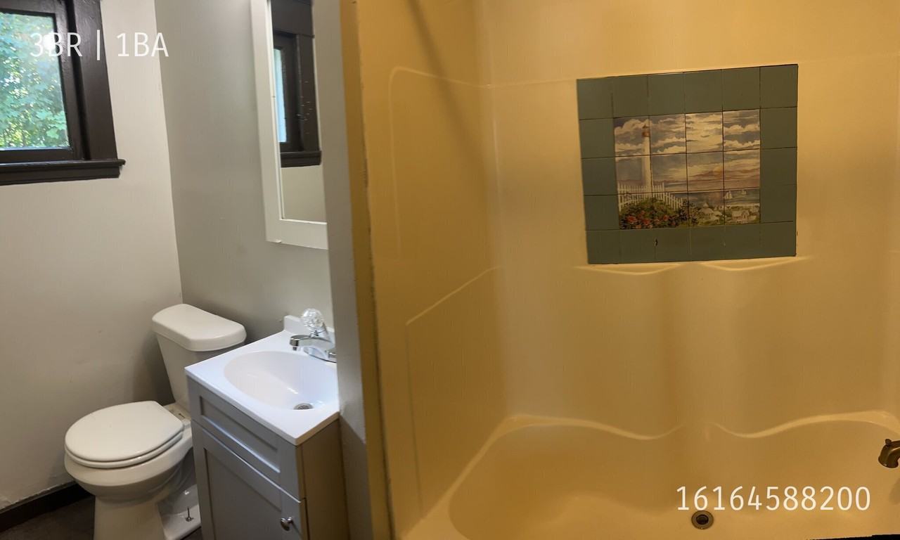 430 Spencer St Ne - Photo 5 of 9