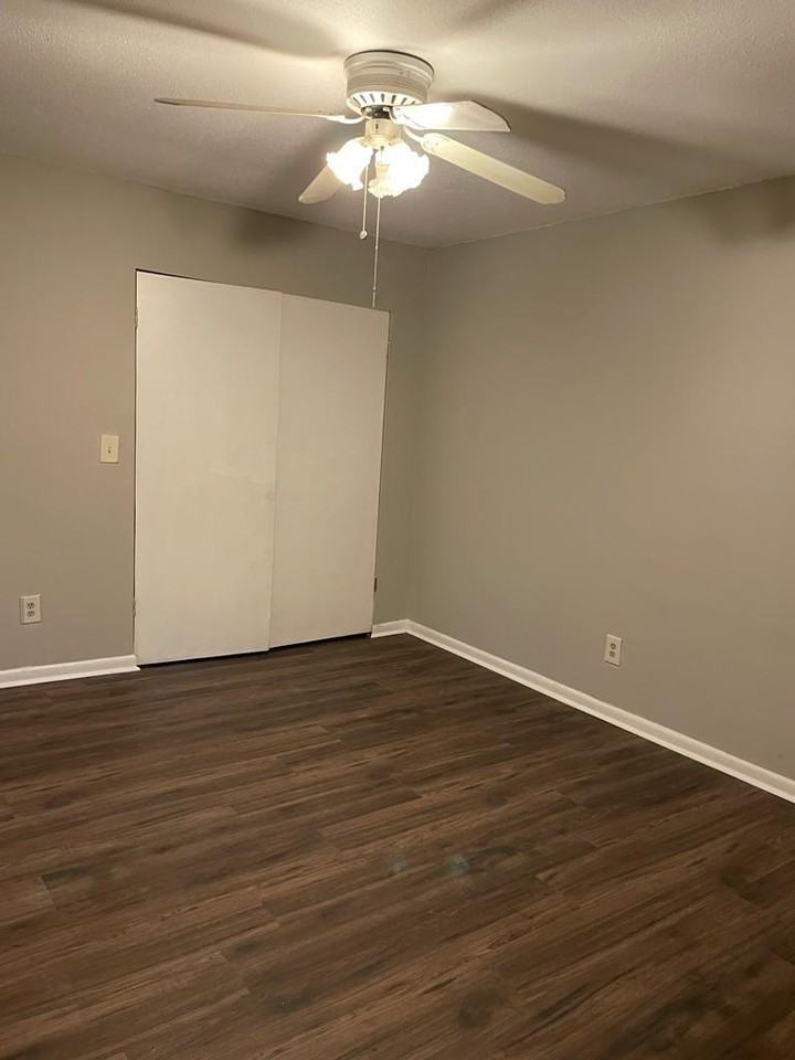 3417 Cobbs Ferry Drive - Photo 2 of 9