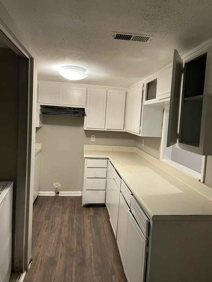3417 Cobbs Ferry Drive - Photo 3 of 9