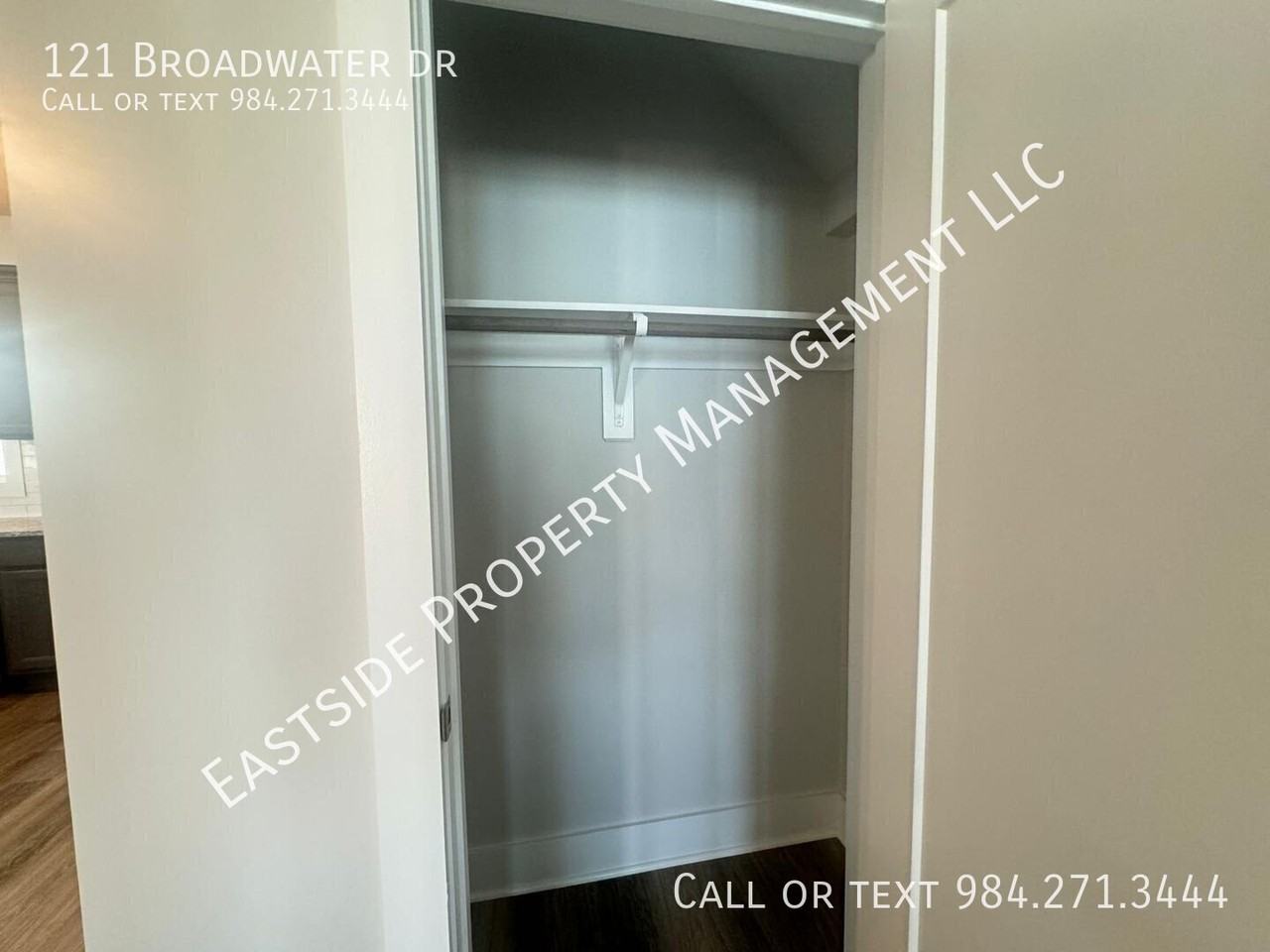 121 Broadwater Dr - Photo 2 of 29