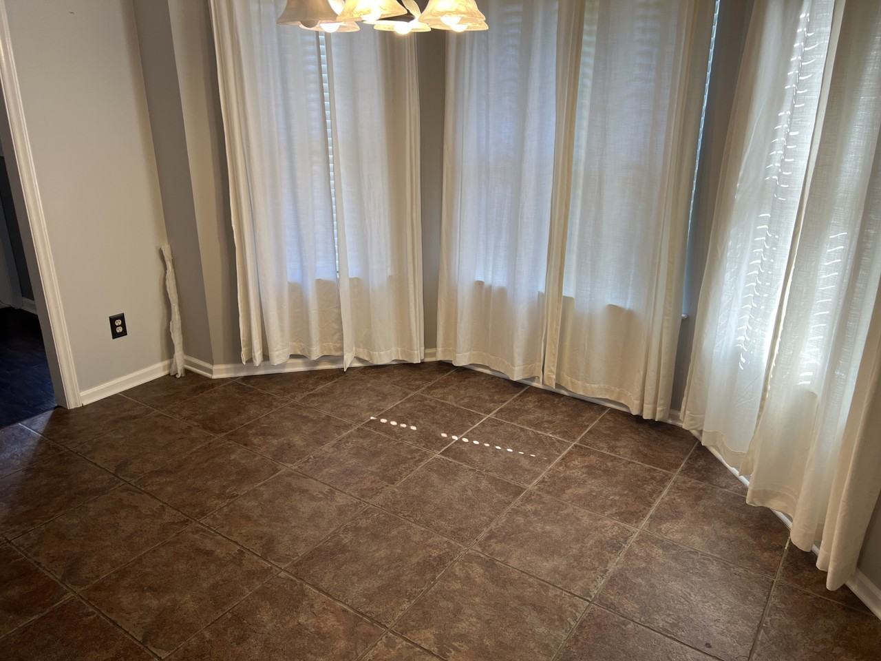 711 Middleton Ln - Photo 5 of 24