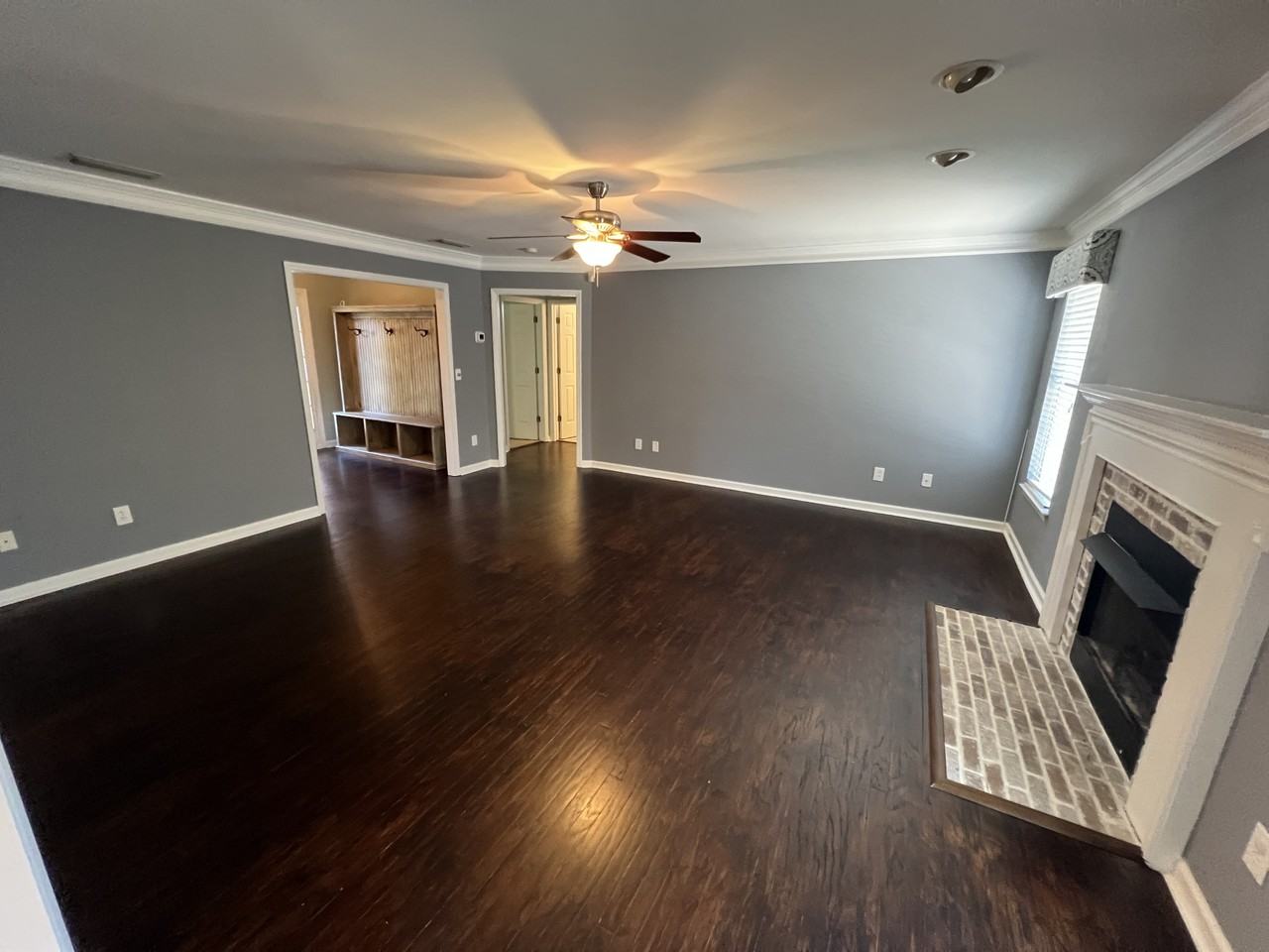 711 Middleton Ln - Photo 7 of 24