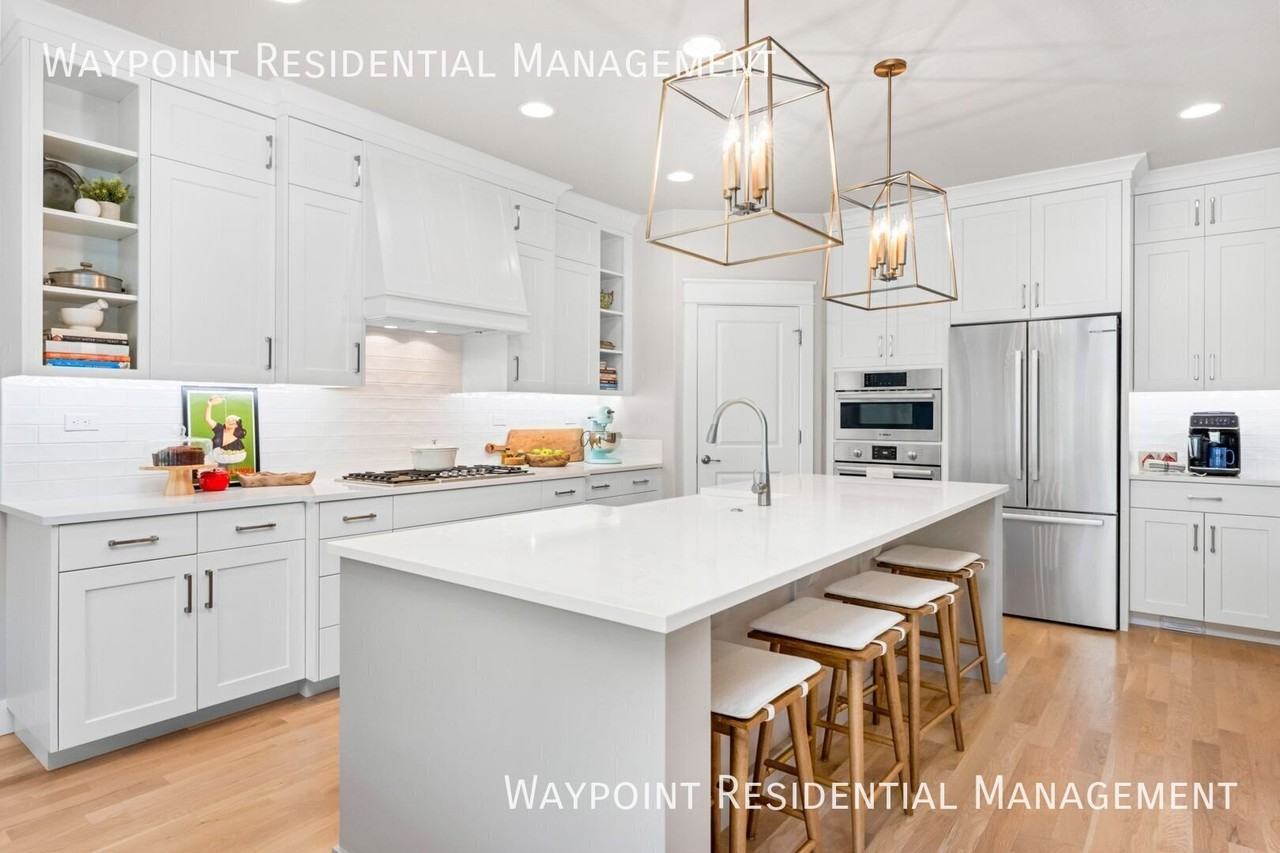 11339 N 20th Pl - Photo 4 of 30