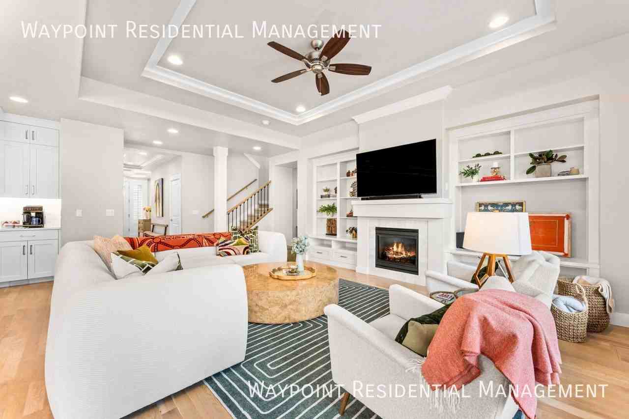11339 N 20th Pl - Photo 7 of 30