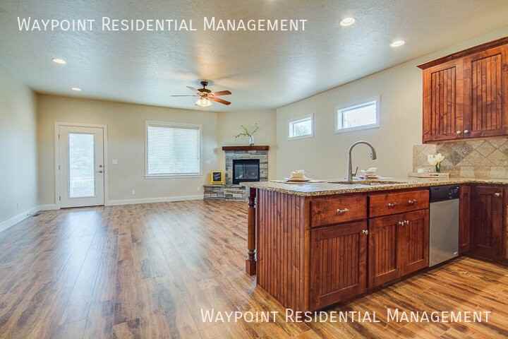 6366 N Mystic Cove Pl - Photo 2 of 31